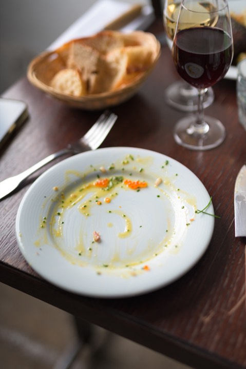 Assiette de bistrot terminée pour Les Arlots à Paris, France.
